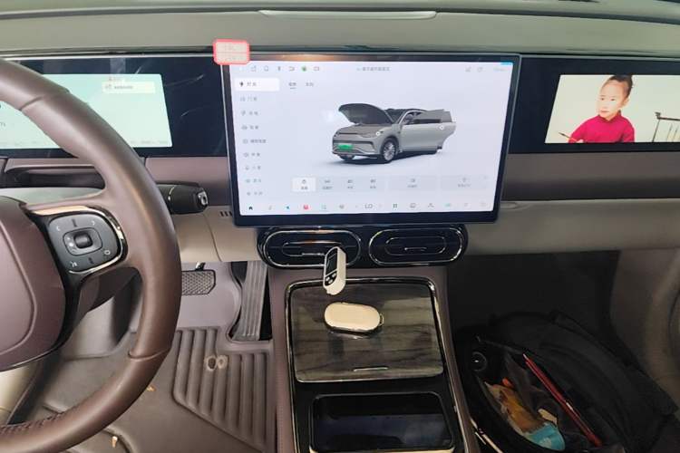Used Leapmotor C11 2024 Range-Extended 300 LiDAR Edition Audio And AC Panel