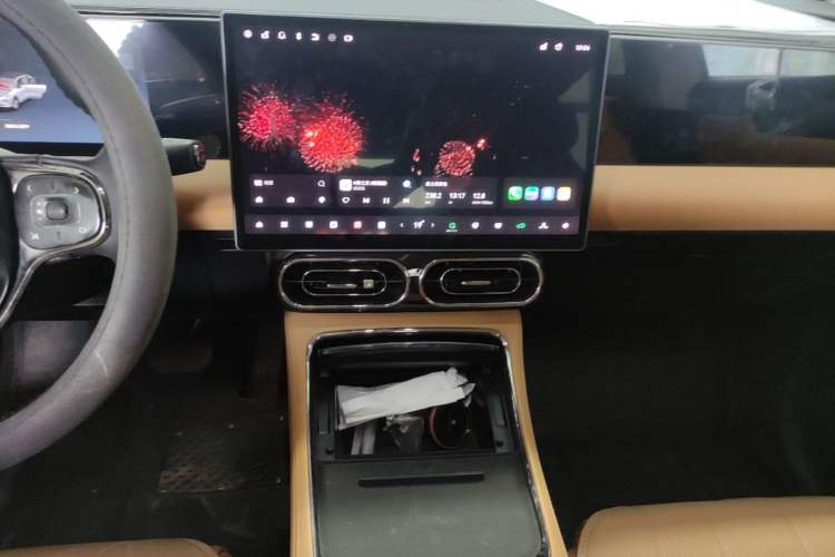 Used Leapmotor C11 2024 All-Electric 580 Luxury Edition Audio And AC Panel
