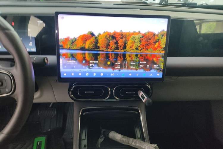 Used Leapmotor C11 2024 All-Electric 580 Luxury Edition Audio And AC Panel