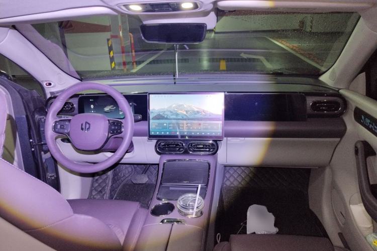 Used Leapmotor C11 2024 All-Electric 580 Luxury Edition Center Console