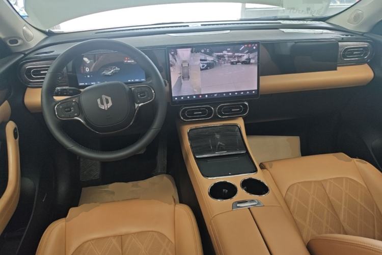 Used Leapmotor C11 2024 Range-Extended 300 Luxury Edition Center Console
