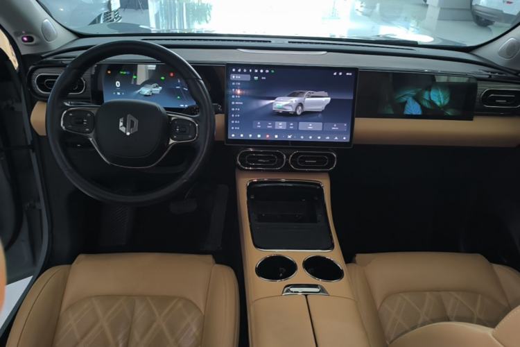 Used Leapmotor C11 2024 All-Electric 580 Luxury Edition Center Console