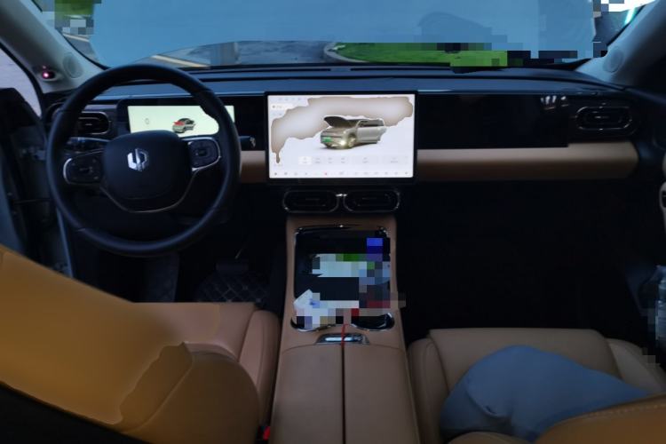 Used Leapmotor C11 2024 Range-Extended 300 Luxury Edition Center Console