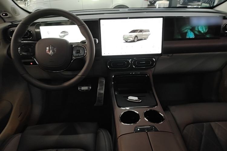 Used Leapmotor C11 2024 All-Electric 580 Luxury Edition Center Console