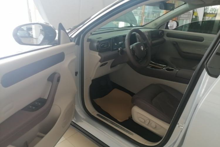 Used Leapmotor C11 2024 All-Electric 580 Luxury Edition Driver Seat