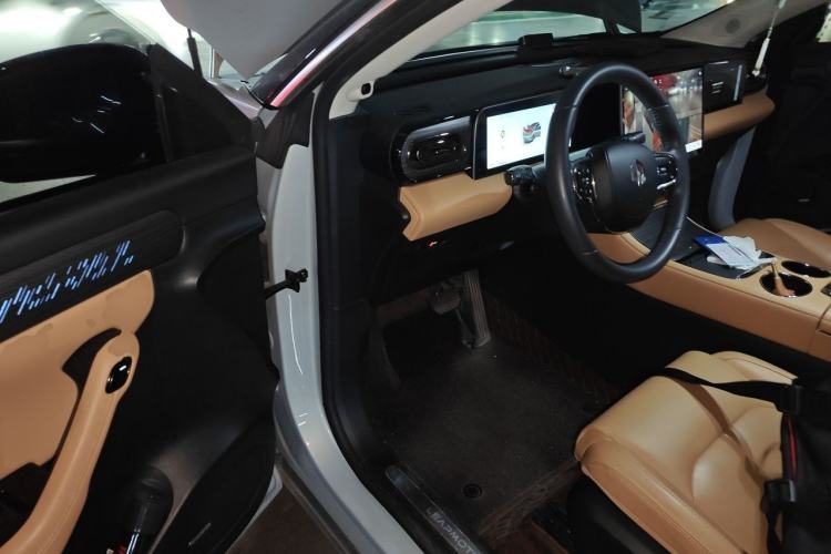 Used Leapmotor C11 2024 All-Electric 580 Luxury Edition Driver Seat