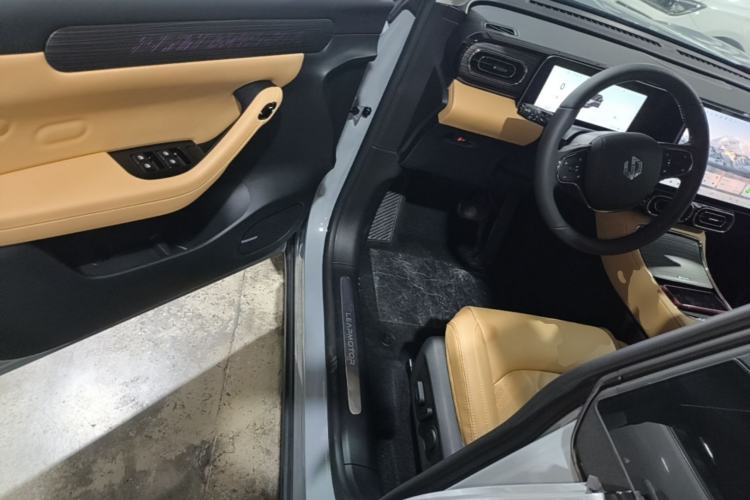 Used Leapmotor C11 2024 All-Electric 580 Luxury Edition Driver Seat