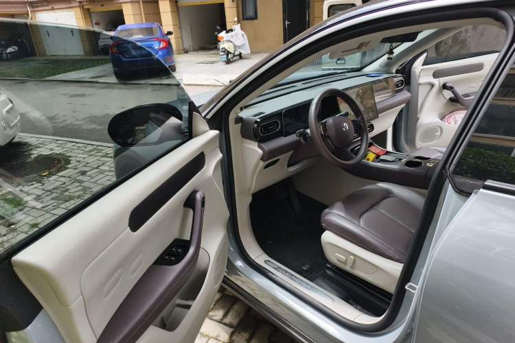 Used Leapmotor C11 2024 All-Electric 580 Luxury Edition Driver Seat