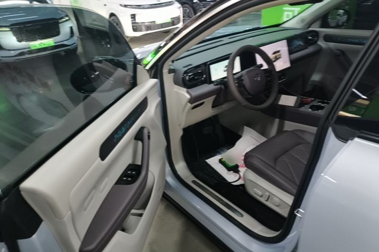Used Leapmotor C11 2024 All-Electric 580 Luxury Edition Driver Seat