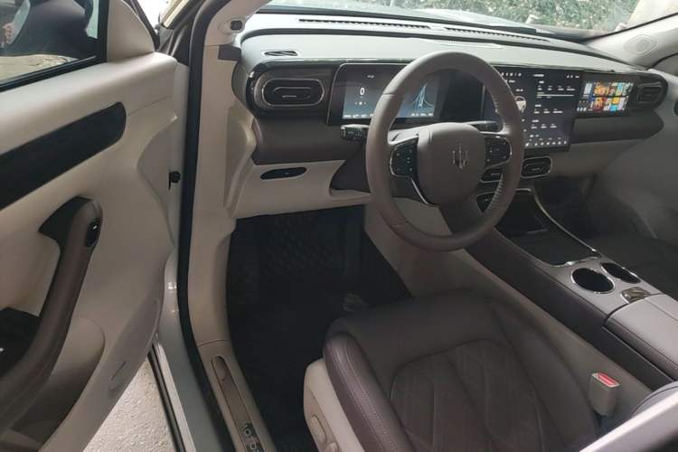 Used Leapmotor C11 2024 Range-Extended 300 Luxury Edition Driver Seat
