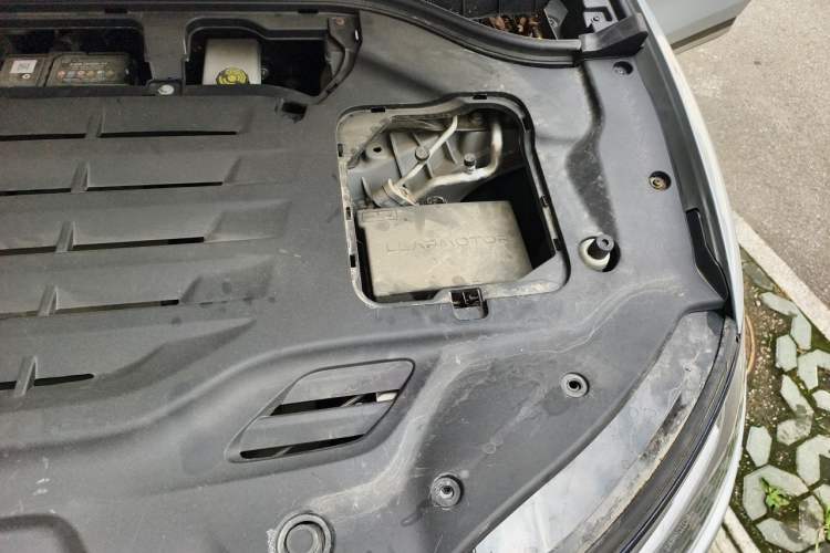 Used Leapmotor C11 2024 All-Electric 580 Luxury Edition Engine Bay Left