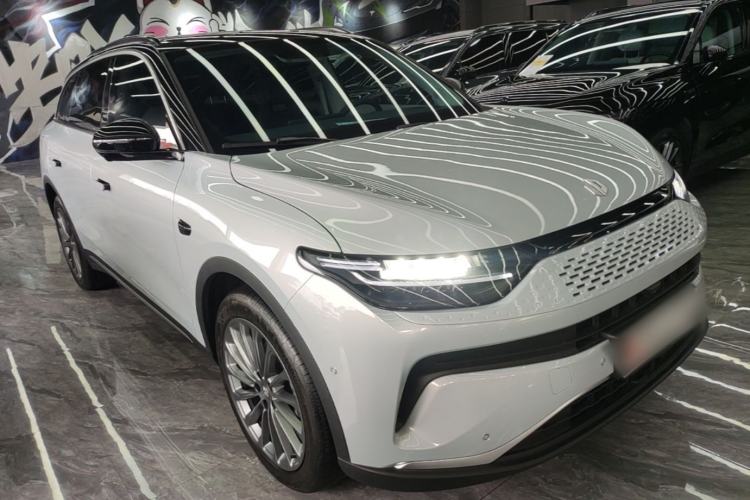 Used Leapmotor C11 2024 Range-Extended 300 Luxury Edition Front Right 45 Deg
