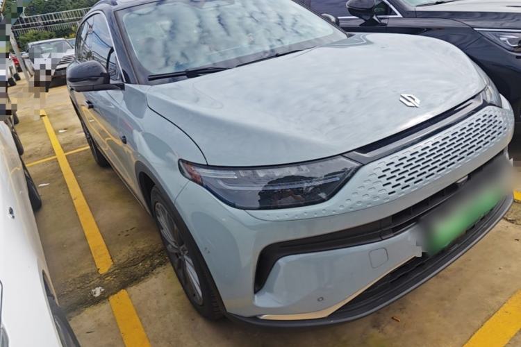 Used Leapmotor C11 2024 Range-Extended 300 Luxury Edition Front Right 45 Deg