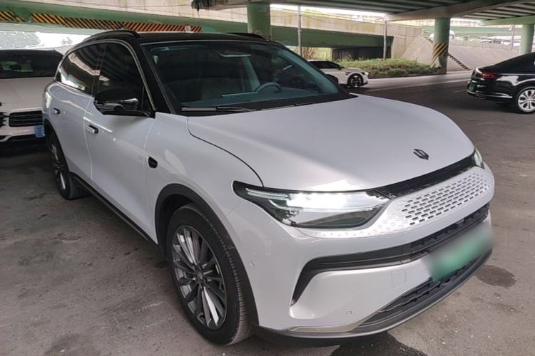 Used Leapmotor C11 2024 Range-Extended 300 Luxury Edition Front Right 45 Deg