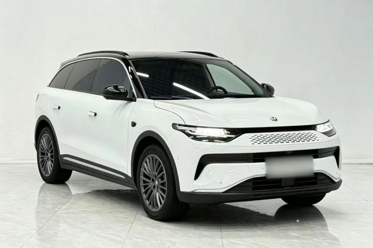 Used Leapmotor C11 2024 Range-Extended 300 Luxury Edition Front Right 45 Deg