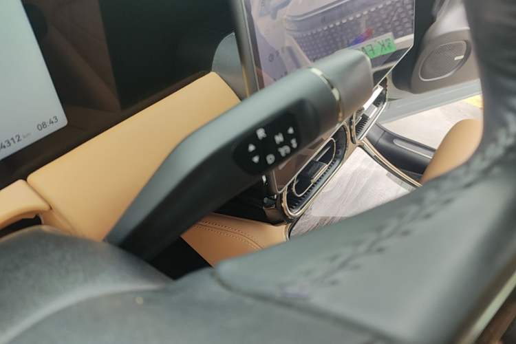 Used Leapmotor C11 2024 Range-Extended 300 Luxury Edition Gear Lever