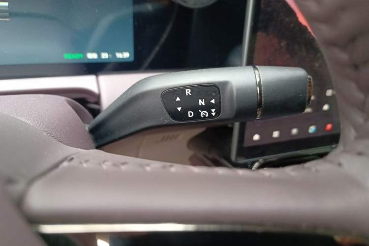 Used Leapmotor C11 2024 All-Electric 580 Luxury Edition Gear Lever