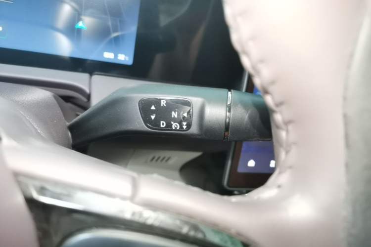 Used Leapmotor C11 2024 All-Electric 580 Luxury Edition Gear Lever