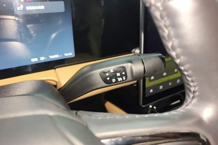 Used Leapmotor C11 2024 Range-Extended 300 Luxury Edition Gear Lever