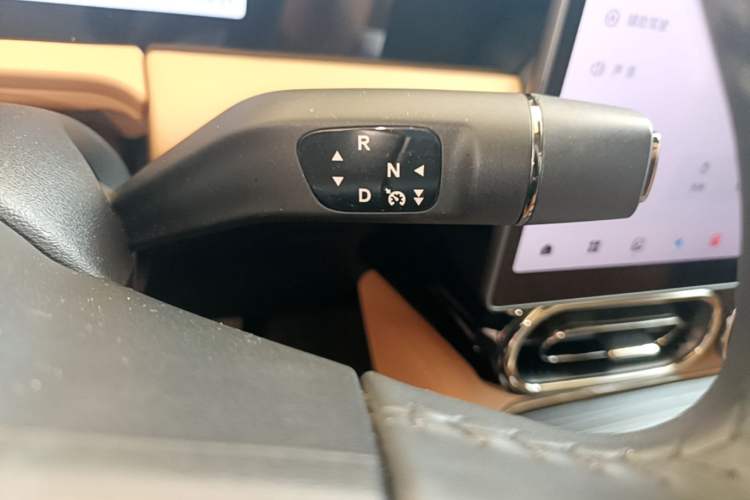 Used Leapmotor C11 2024 All-Electric 580 Luxury Edition Gear Lever