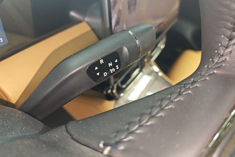 Used Leapmotor C11 2024 Range-Extended 300 Luxury Edition Gear Lever