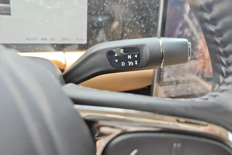 Used Leapmotor C11 2024 Range-Extended 300 LiDAR Edition Gear Lever