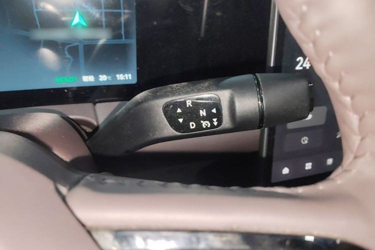 Used Leapmotor C11 2024 All-Electric 580 Luxury Edition Gear Lever