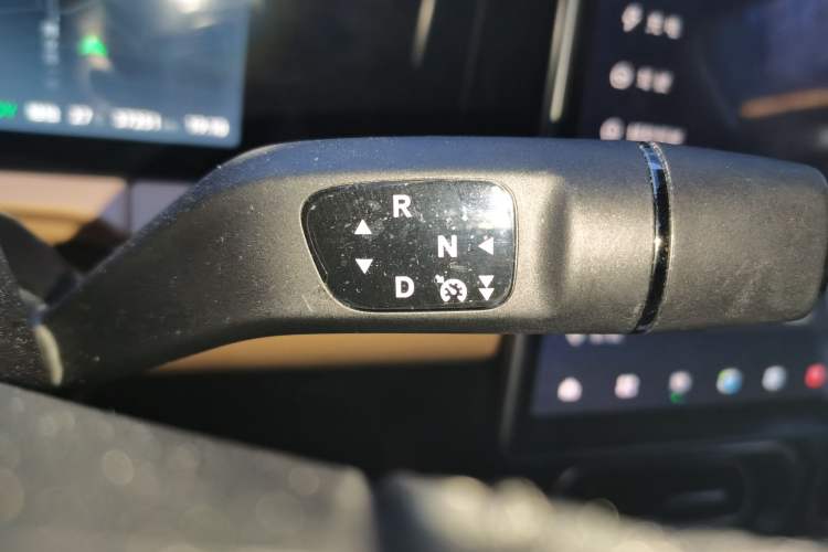 Used Leapmotor C11 2024 Range-Extended 300 Luxury Edition Gear Lever