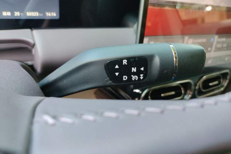 Used Leapmotor C11 2024 Range-Extended 300 Luxury Edition Gear Lever