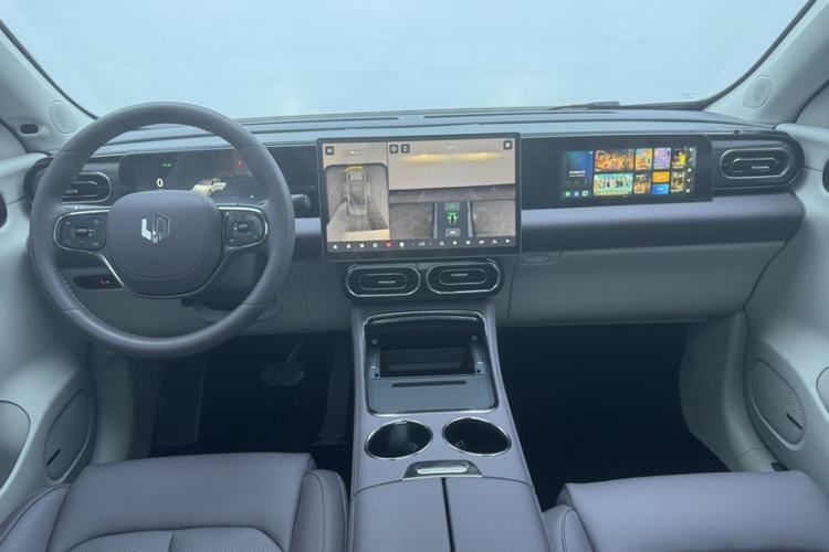 Used Leapmotor C11 2024 Range-Extended 300 Luxury Edition Interior 3