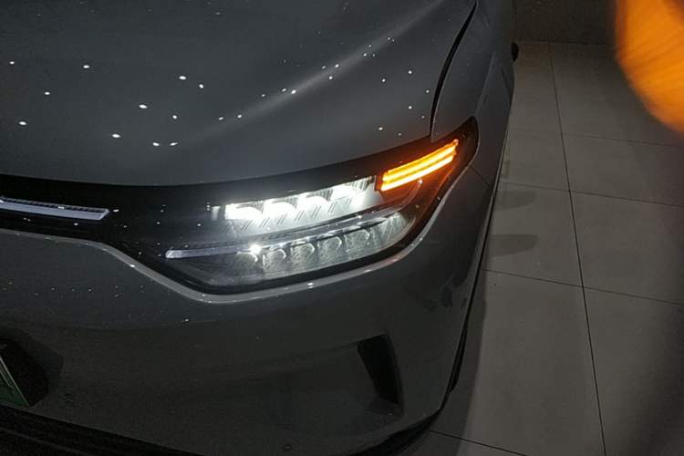 Used Leapmotor C11 2024 All-Electric 580 Luxury Edition Left Front Headlight