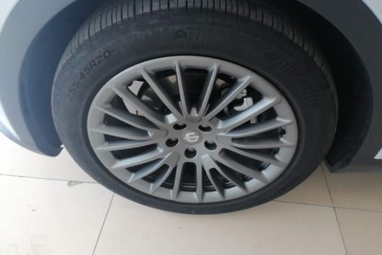 Used Leapmotor C11 2024 All-Electric 580 Luxury Edition Left Front Wheel Hub