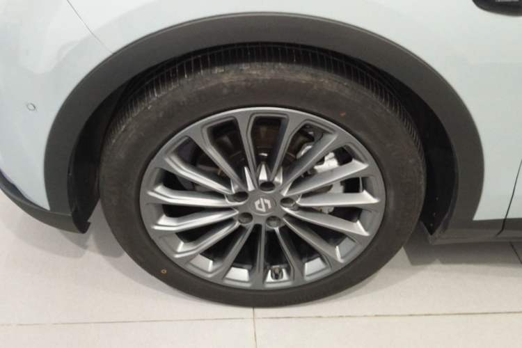 Used Leapmotor C11 2024 All-Electric 580 Luxury Edition Left Front Wheel Hub