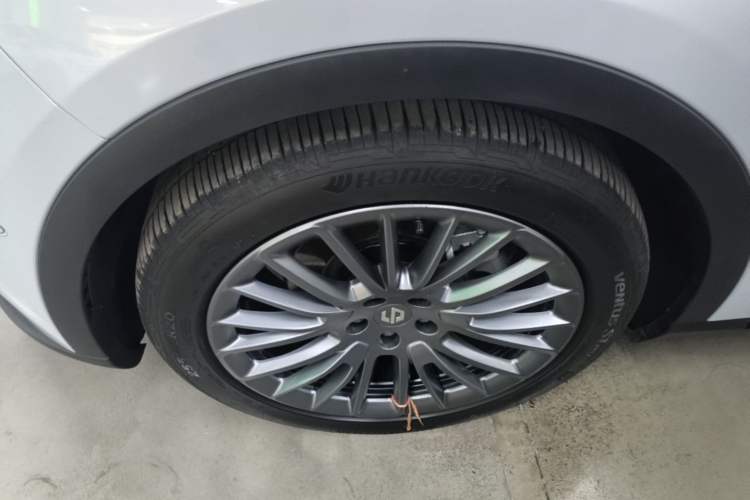 Used Leapmotor C11 2024 All-Electric 580 Luxury Edition Left Front Wheel Hub