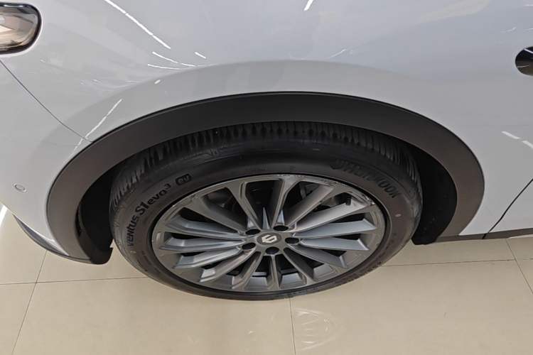Used Leapmotor C11 2024 All-Electric 580 Luxury Edition Left Front Wheel Hub