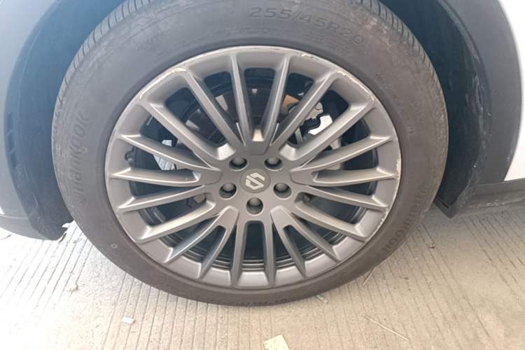 Used Leapmotor C11 2024 All-Electric 580 Luxury Edition Left Front Wheel Hub