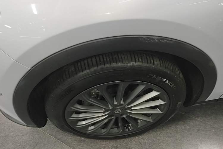 Used Leapmotor C11 2024 Range-Extended 300 Luxury Edition Left Front Wheel Hub