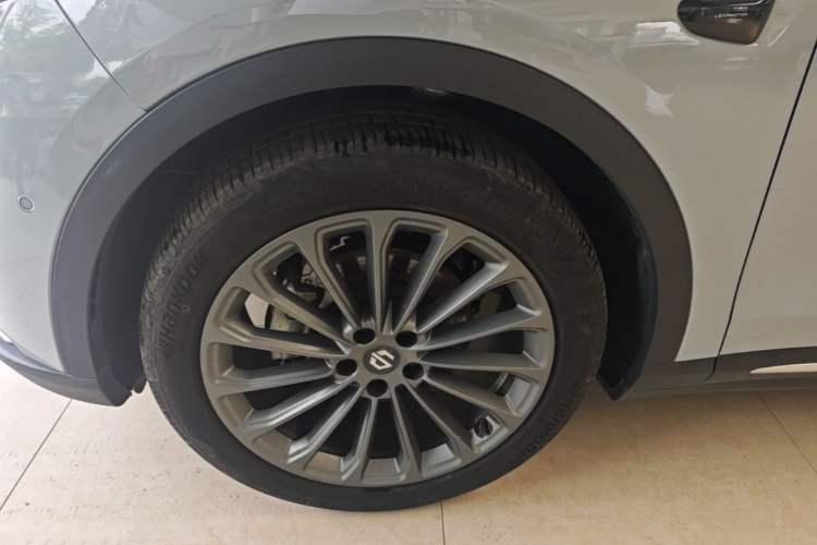 Used Leapmotor C11 2024 Range-Extended 300 Luxury Edition Left Front Wheel Hub