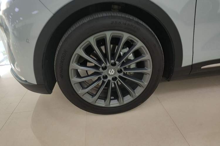 Used Leapmotor C11 2024 All-Electric 580 Luxury Edition Left Front Wheel Hub