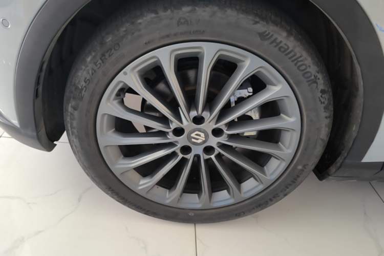 Used Leapmotor C11 2024 All-Electric 580 Luxury Edition Left Front Wheel Hub