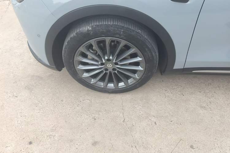 Used Leapmotor C11 2024 Range-Extended 300 Luxury Edition Left Front Wheel Hub