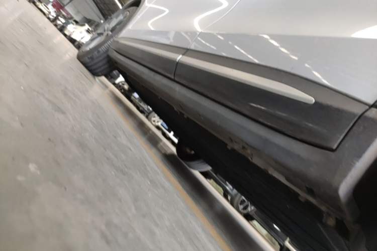 Used Leapmotor C11 2024 All-Electric 580 Luxury Edition Left Side Sill