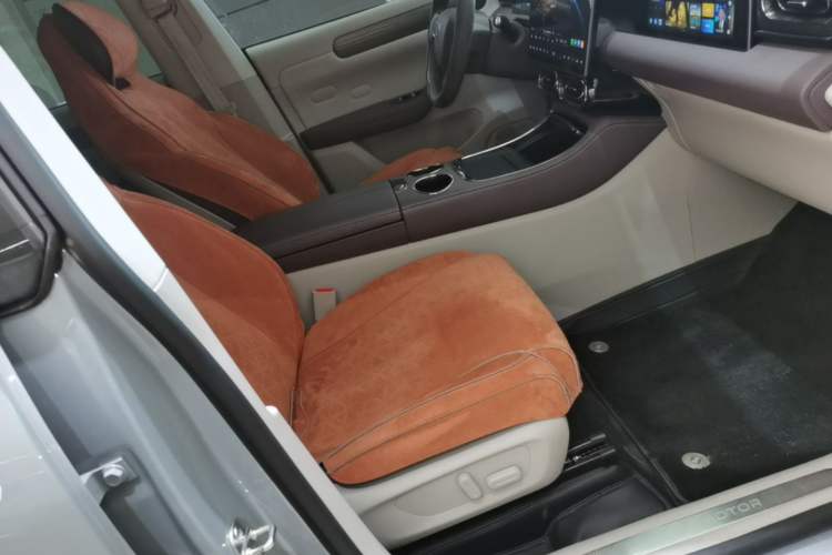 Used Leapmotor C11 2024 All-Electric 580 Luxury Edition Right Front Seat