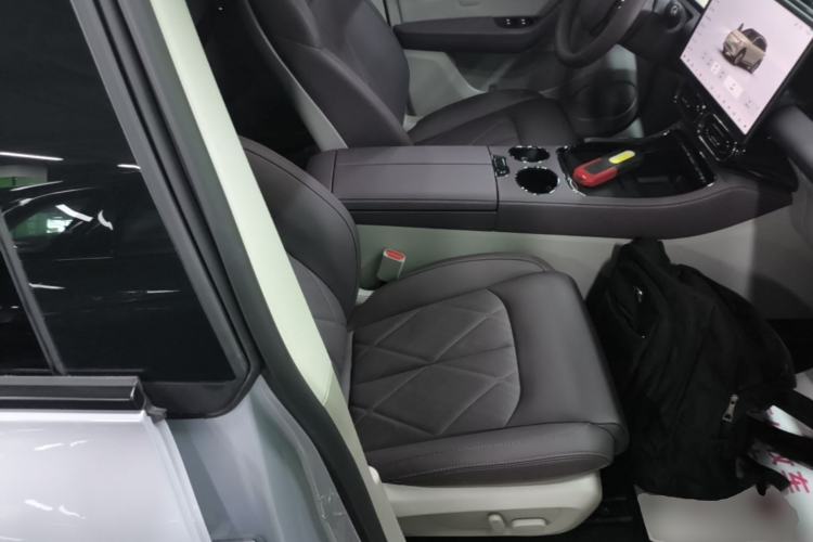 Used Leapmotor C11 2024 All-Electric 580 Luxury Edition Right Front Seat