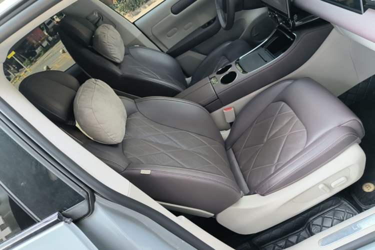 Used Leapmotor C11 2024 All-Electric 580 Luxury Edition Right Front Seat