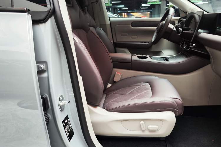 Used Leapmotor C11 2024 All-Electric 580 Luxury Edition Right Front Seat