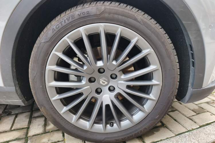 Used Leapmotor C11 2024 All-Electric 580 Luxury Edition Right Front Wheel Hub