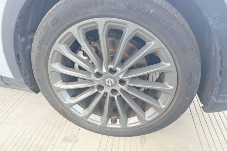 Used Leapmotor C11 2024 All-Electric 580 Luxury Edition Right Front Wheel Hub