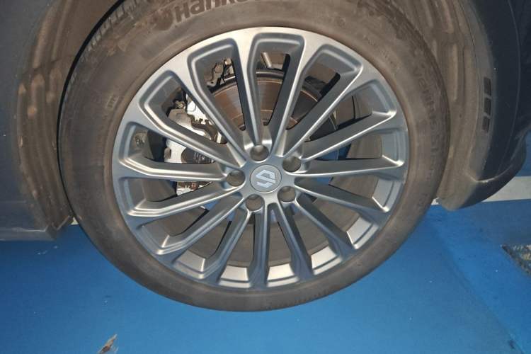 Used Leapmotor C11 2024 All-Electric 580 Luxury Edition Right Front Wheel Hub