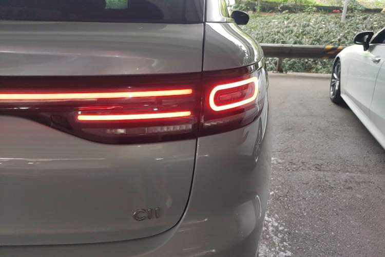 Used Leapmotor C11 2024 Range-Extended 300 Luxury Edition Right Rear Taillight